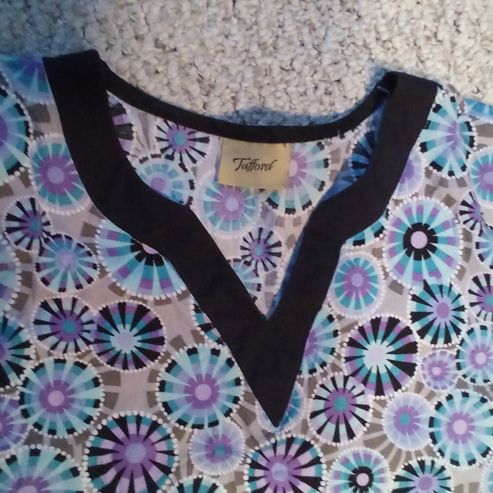 Tafford V-Neck Notch scrub shirt